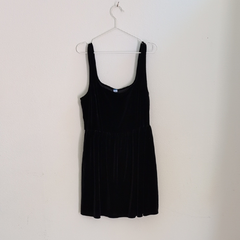 Old Navy Black Velvet Mini Dress With Pockets